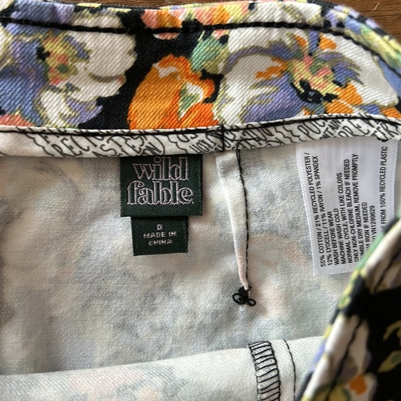 Adorable mini skirt slit wild fable floral black white green purple 0 xs - Picture 3 of 4